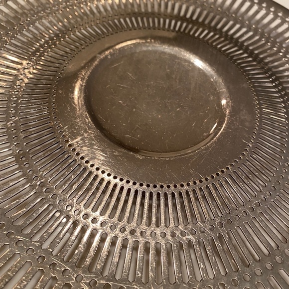 VINTAGE Landers Frary & Clark Silver-plated Cake Platter - Picture 4 of 4